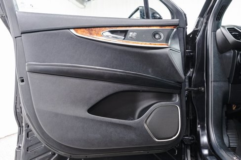 Used 2020 Lincoln Nautilus Reserve image 26