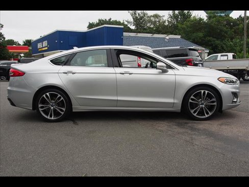 Used 2019 Ford Fusion Titanium image 6