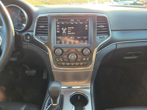 Used 2018 Jeep Grand Cherokee Limited image 19