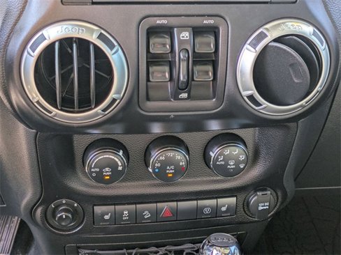 Certified 2016 Jeep Wrangler Unlimited Rubicon image 16