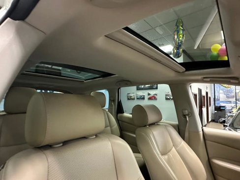 Used 2018 Nissan Pathfinder Platinum image 43
