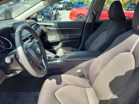Used 2021 Toyota Camry LE image 17