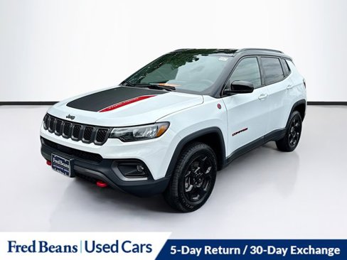 Used 2024 Jeep Compass Trailhawk image 3