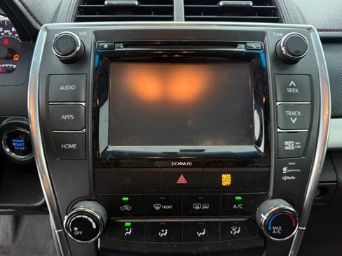 Used 2017 Toyota Camry SE image 20