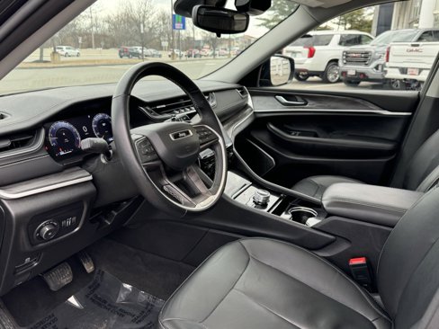 Used 2022 Jeep Grand Cherokee Limited image 10