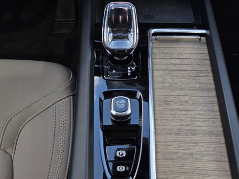 New 2026 Volvo XC60 B5 Plus w/ Protection Package Premier image 35