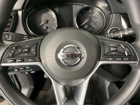 Used 2020 Nissan Rogue Sport SV image 30