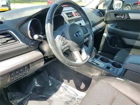 Used 2016 Subaru Outback 2.5i Premium image 9