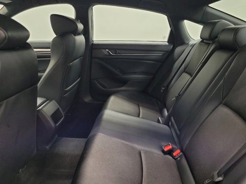 Used 2018 Honda Accord Sport image 18