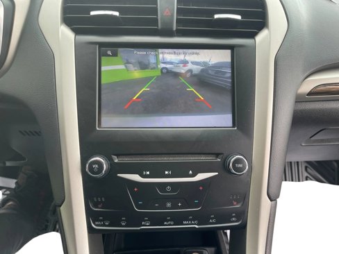 Used 2014 Ford Fusion SE w/ Equipment Group 202A image 19