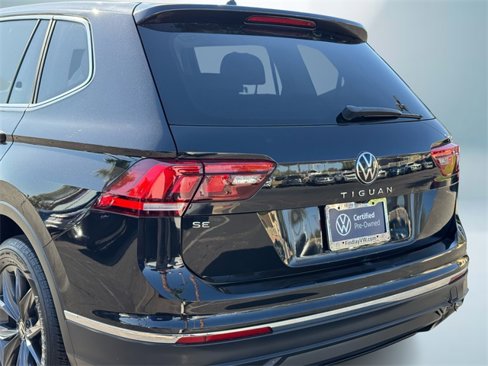 Certified 2022 Volkswagen Tiguan SE w/ Panoramic Sunroof Package image 5