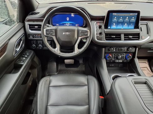 Used 2023 Chevrolet Suburban Z71 w/ Luxury Package image 3