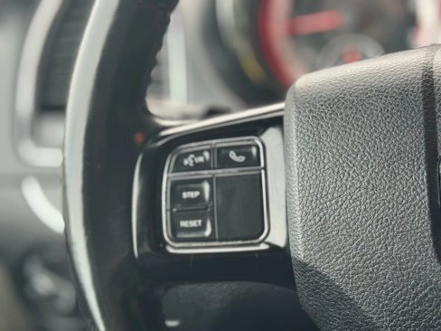 Used 2019 Dodge Grand Caravan SXT image 25
