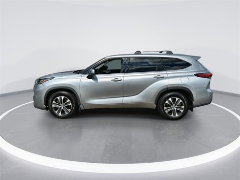 Used 2020 Toyota Highlander XLE image 5