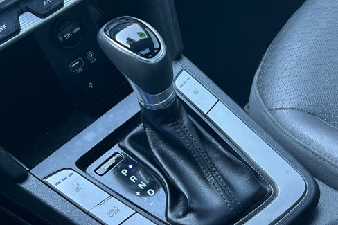 Used 2020 Hyundai Elantra Limited w/ Ultimate Package 03 image 17