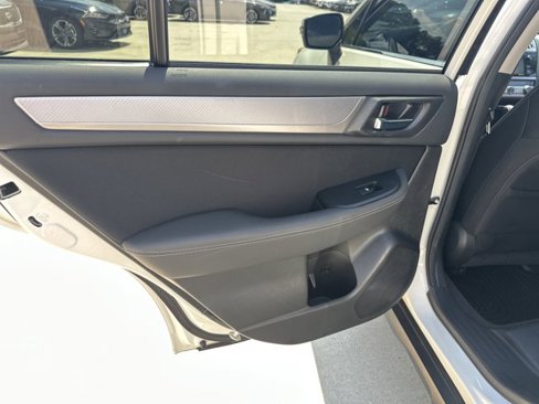 Used 2015 Subaru Outback 2.5i Premium image 26