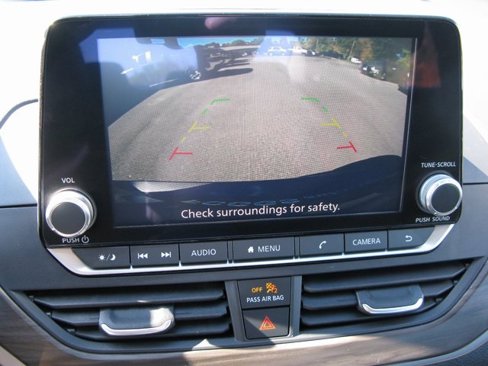 Used 2024 Nissan Altima 2.5 SV image 16