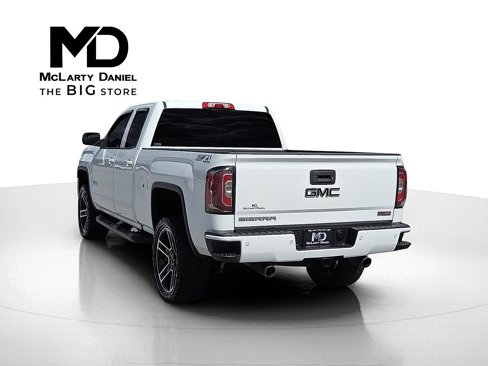 Used 2018 GMC Sierra 1500 SLT w/ All Terrain Package image 4