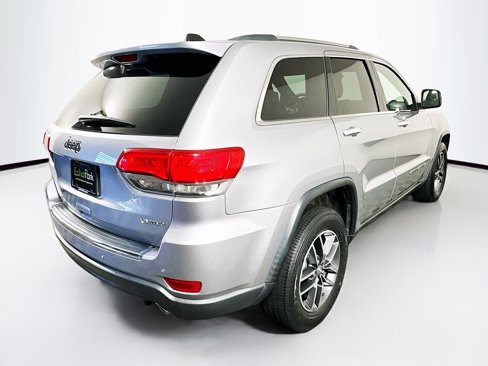 Used 2018 Jeep Grand Cherokee Limited image 9