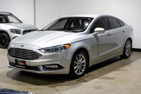 Used 2017 Ford Fusion SE w/ Fusion SE Technology Package image 4