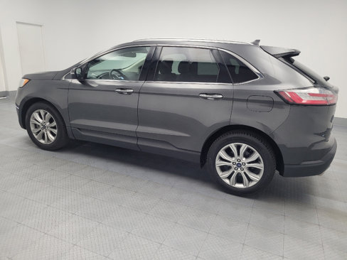 Used 2019 Ford Edge Titanium image 3