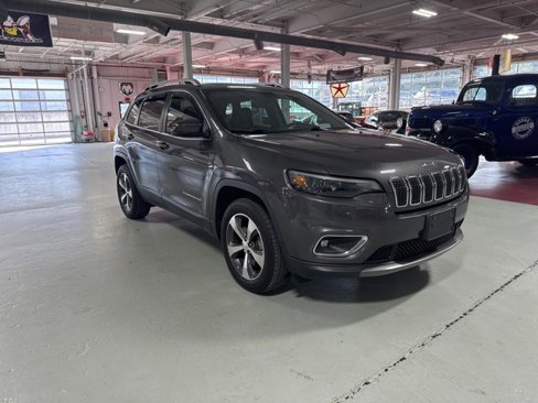 Used 2019 Jeep Cherokee Limited image 7