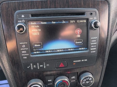Used 2015 Chevrolet Traverse LT w/ Style and Technology Package image 24