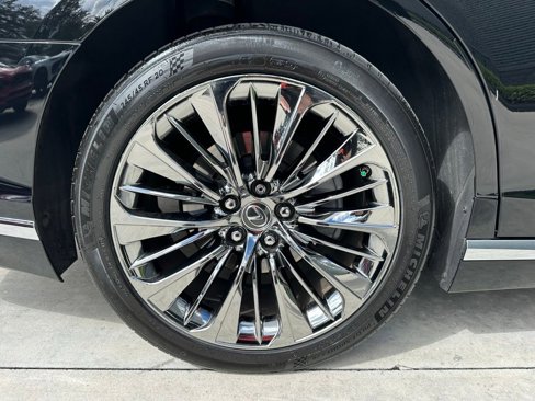 Used 2018 Lexus LS 500 image 37