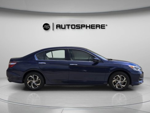 Used 2017 Honda Accord LX image 10