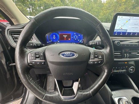 Used 2020 Ford Escape Titanium image 14