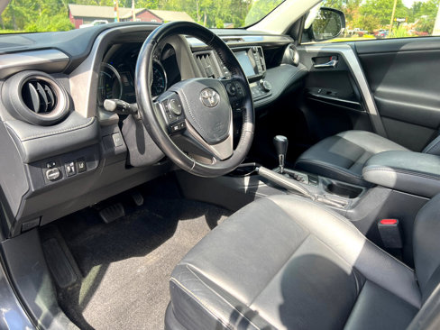 Used 2016 Toyota RAV4 Limited image 15