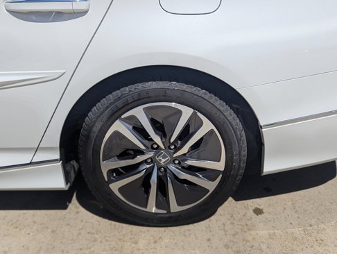 Used 2019 Honda Accord Touring image 16