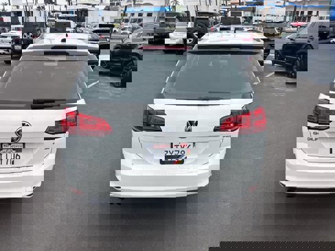Used 2016 Volkswagen Golf Limited Edition image 5