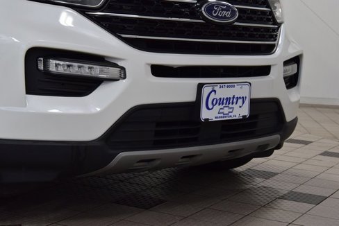 Used 2021 Ford Explorer XLT w/ Equipment Group 202A image 13