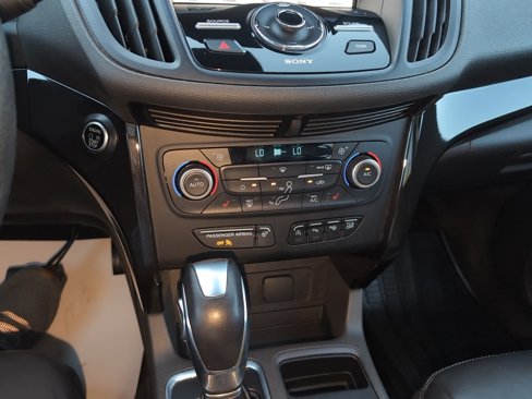 Used 2018 Ford Escape Titanium w/ Ford Safe & Smart Package image 18