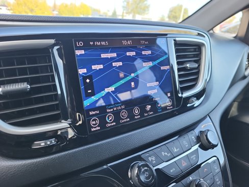 Used 2020 Chrysler Pacifica Touring-L image 22
