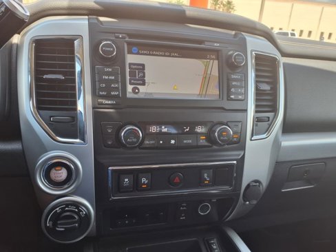 Used 2017 Nissan Titan PRO-4X image 27