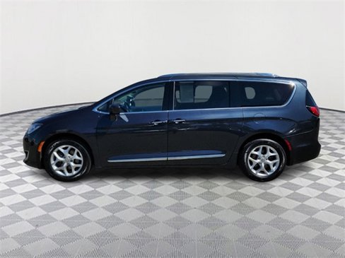 Used 2020 Chrysler Pacifica Touring-L Plus w/ Tire & Wheel Group image 4