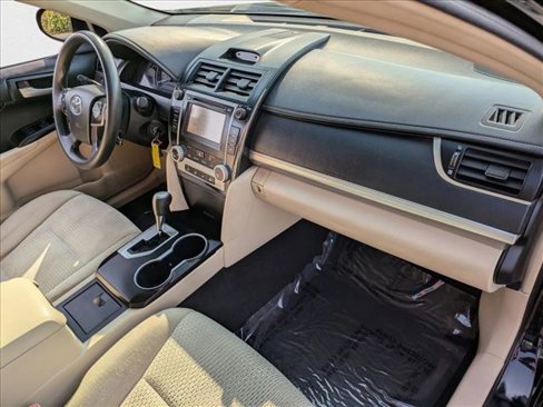 Used 2014 Toyota Camry LE image 15