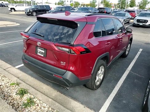 Used 2021 Toyota RAV4 XLE image 4