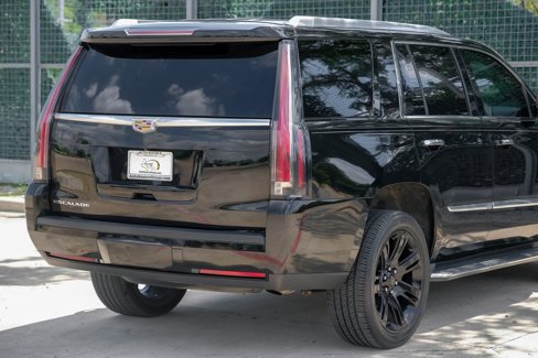 Used 2016 Cadillac Escalade Luxury image 11