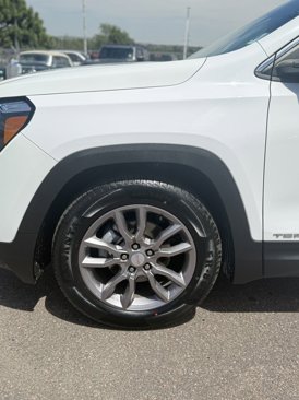 Used 2023 GMC Terrain SLT image 31