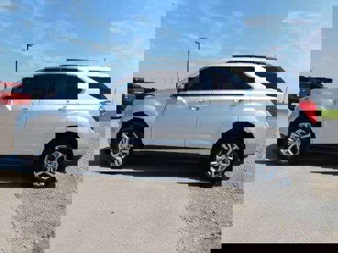 Used 2014 Chevrolet Equinox LT w/ Power Convenience Package image 2