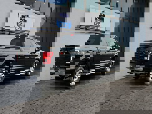 Used 2017 Ford F150 XLT image 3
