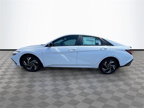 New 2025 Hyundai Elantra SEL image 4