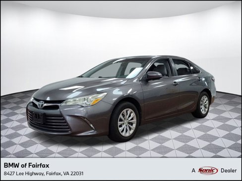 Used 2015 Toyota Camry SE image 1