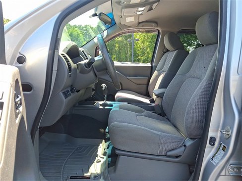 Used 2019 Nissan Frontier SV image 15