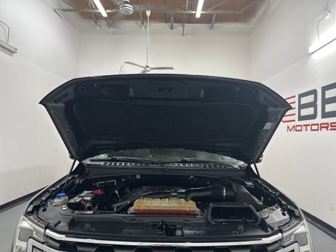 Used 2018 Ford Expedition XLT w/ Equipment Group 202A image 5