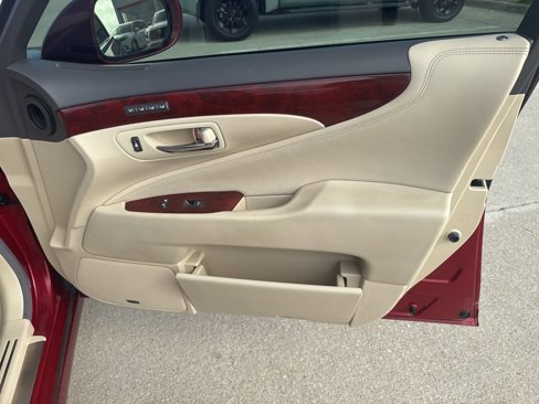 Used 2011 Lexus LS 460 image 19