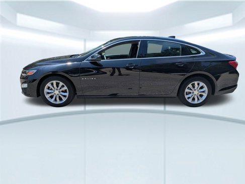 Used 2022 Chevrolet Malibu LT image 2